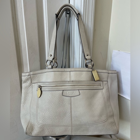 Coach Beige Leather Shoulder Bag